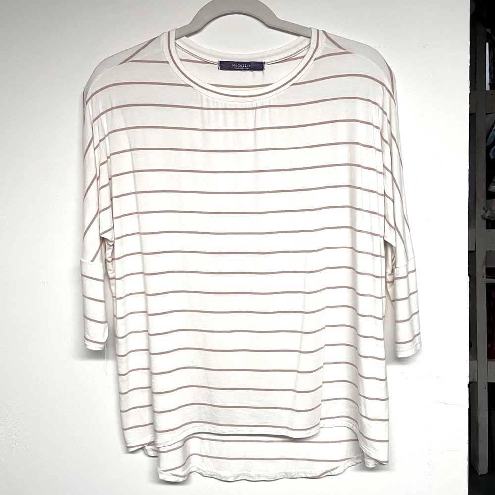 SOLD**Stretchy 3/4 Sleeve Top